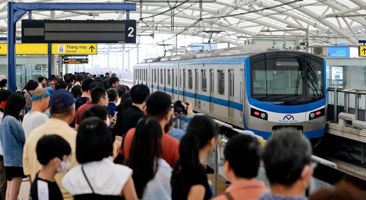 Tuyến Metro số 1 Bến Thanh - Suối Tiên miễn phí vé ngày Quốc khánh 2/9. Ảnh: Duy Anh. Tuyến Metro số 1 Bến Thanh - Suối Tiên miễn phí vé ngày Quốc khánh 2/9. Ảnh: Duy Anh.