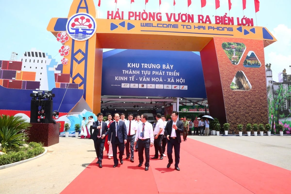 Hải Phòng là 1 trong 3 tỉnh, thành trong cả nước có khu triển lãm giới thiệu thành tựu kinh tế - xã hội khu vực ngoài trời tại Triển lãm 80 năm thành tựu Quốc gia. Ảnh: Đàm Thanh.