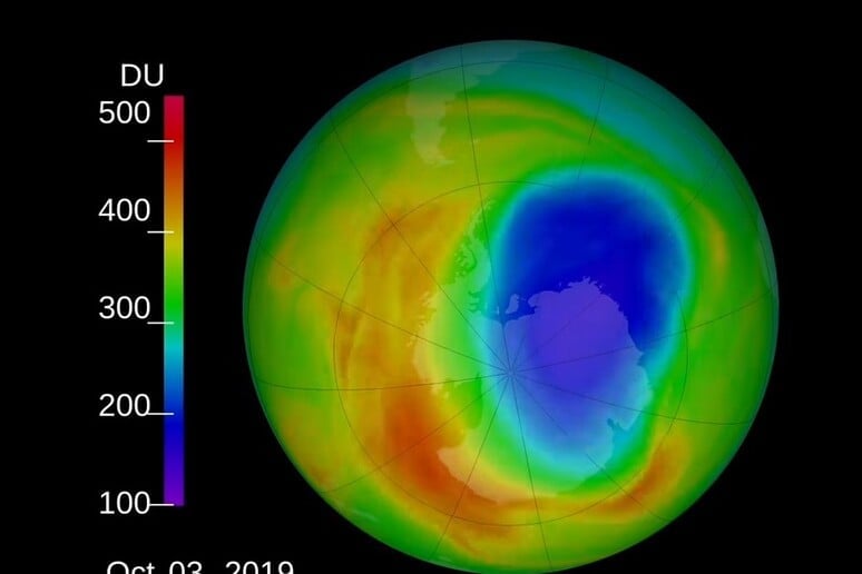 Các nhà khoa học vừa ghi nhận tín hiệu lạc quan về quá trình phục hồi tầng ozone, lá chắn tự nhiên bảo vệ Trái đất khỏi bức xạ cực tím. Ảnh: La Voce di New York. Các nhà khoa học vừa ghi nhận tín hiệu lạc quan về quá trình phục hồi tầng ozone, lá chắn tự nhiên bảo vệ Trái đất khỏi bức xạ cực tím. Ảnh: La Voce di New York.