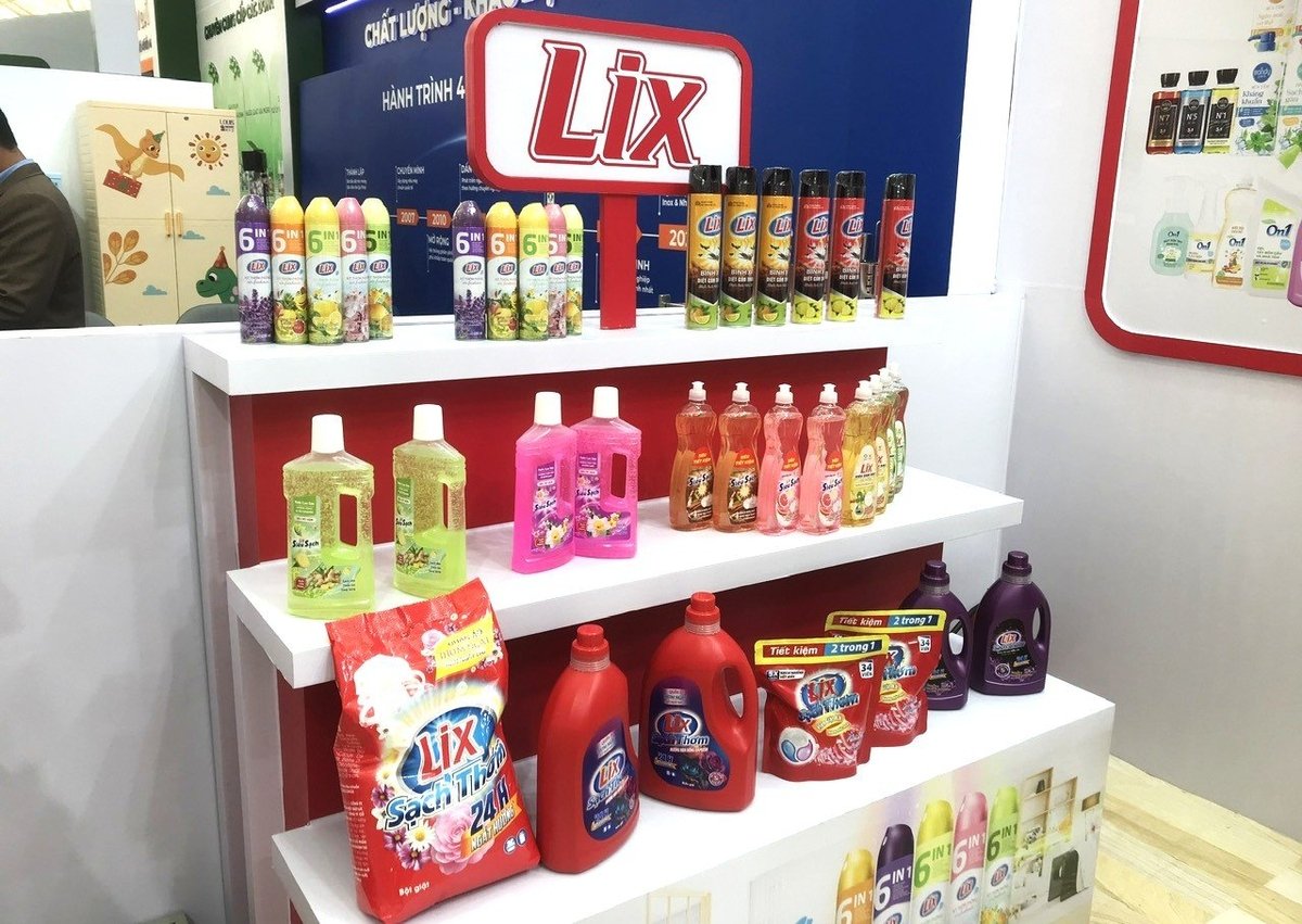 Các sản phẩm của thương hiệu Lix được trưng bày tại Triển lãm. Ảnh: Trung Dũng. Các sản phẩm của thương hiệu Lix được trưng bày tại Triển lãm. Ảnh: Trung Dũng.
