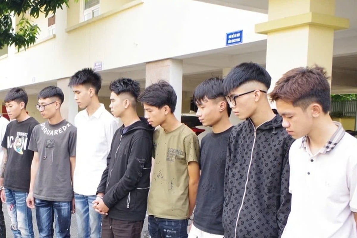 Nhóm thanh, thiếu niên TP Hà Nội và tỉnh Ninh Bình có hành vi gây rối trật tự công cộng. Ảnh: Công an tỉnh Ninh Bình. Nhóm thanh, thiếu niên TP Hà Nội và tỉnh Ninh Bình có hành vi gây rối trật tự công cộng. Ảnh: Công an tỉnh Ninh Bình.