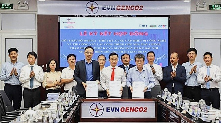 Ban Quản lý Dự án Thủy điện Sông Bung 2 ký kết hợp đồng EPC Dự án nhà máy điện gió Công Hải 1 - Giai đoạn 2. Ảnh: EVNGENCO2.