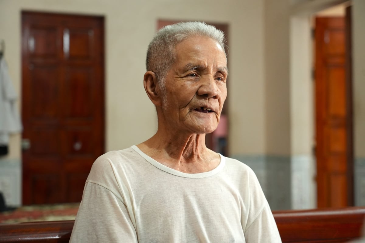 Ông Kim Văn Hoãn ở thôn Đại Nội, xã Yên Lạc, tỉnh Phú Thọ (cháu trong nội tộc nhà ông Kim Ngọc). Ảnh: An Khang. 