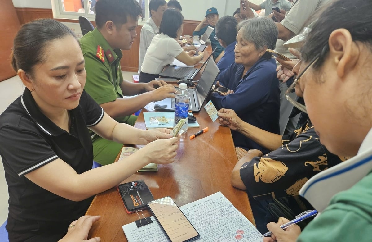 Các phường, xã của thành phố Đà Nẵng bắt đầu chi trả quà Quốc khánh từ ngày 31/8. Ảnh: Lan Anh. Các phường, xã của thành phố Đà Nẵng bắt đầu chi trả quà Quốc khánh từ ngày 31/8. Ảnh: Lan Anh.