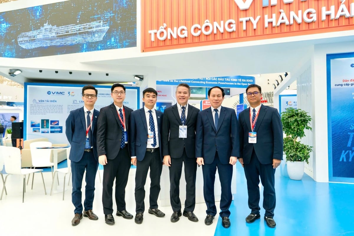 Đoàn VIMC chụp ảnh cùng đồng chí Lê Tiến Châu, Ủy viên Trung ương Đảng, Bí thư Thành ủy Hải Phòng (thứ hai từ phải sang). Ảnh: VIMC. Đoàn VIMC chụp ảnh cùng đồng chí Lê Tiến Châu, Ủy viên Trung ương Đảng, Bí thư Thành ủy Hải Phòng (thứ hai từ phải sang). Ảnh: VIMC.