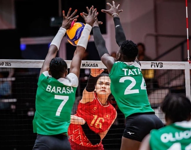 Tuyển bóng chuyền nữ Việt Nam (đỏ) thi đấu nỗ lực ở Giải vô địch thế giới 2025. Ảnh:FIVB. Tuyển bóng chuyền nữ Việt Nam (đỏ) thi đấu nỗ lực ở Giải vô địch thế giới 2025. Ảnh:FIVB.