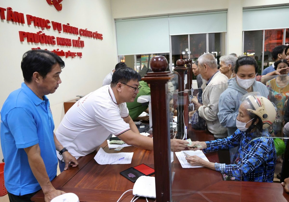 Trong hôm nay 1/9, việc tặng quà cho nhân dân sẽ được TP. Cần Thơ tiếp tục triển khai tập trung, đồng loạt ở nhiều xã, phường. Ảnh: Minh Trung. Trong hôm nay 1/9, việc tặng quà cho nhân dân sẽ được TP. Cần Thơ tiếp tục triển khai tập trung, đồng loạt ở nhiều xã, phường. Ảnh: Minh Trung.