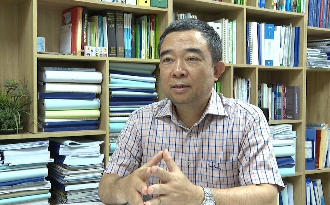 GS.TS Nguyễn Việt Anh - Trường Đại học Xây dựng Hà Nội trao đổi với phóng viên Báo Nông nghiệp và Môi trường. Ảnh: Đức Việt. GS.TS Nguyễn Việt Anh - Trường Đại học Xây dựng Hà Nội trao đổi với phóng viên Báo Nông nghiệp và Môi trường. Ảnh: Đức Việt.