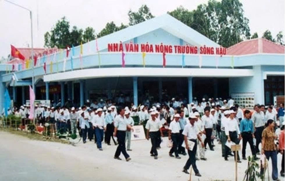Nhà văn hóa Nông trường Sông Hậu một thời nổi danh cả nước. Ảnh: Tư liệu Nông trường. Nhà văn hóa Nông trường Sông Hậu một thời nổi danh cả nước. Ảnh: Tư liệu Nông trường.