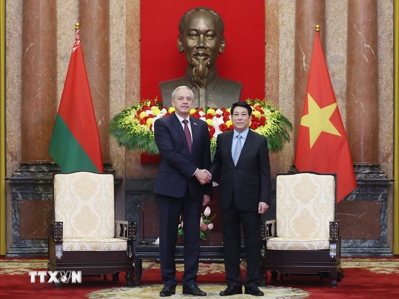Sáng 1/9, tại Phủ Chủ tịch, Chủ tịch nước Lương Cường đã tiếp Chủ tịch Viện Đại biểu (Hạ viện) Quốc hội Cộng hòa Belarus Igor Sergeenko và Đoàn đại biểu. Ảnh: TTXVN. Sáng 1/9, tại Phủ Chủ tịch, Chủ tịch nước Lương Cường đã tiếp Chủ tịch Viện Đại biểu (Hạ viện) Quốc hội Cộng hòa Belarus Igor Sergeenko và Đoàn đại biểu. Ảnh: TTXVN.