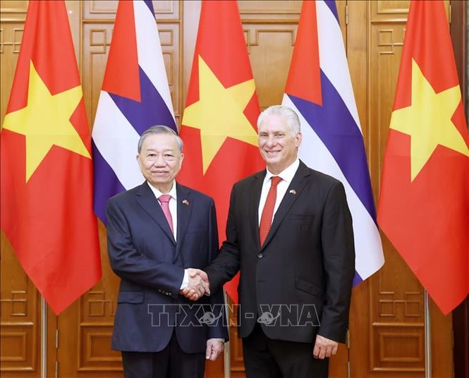 Tổng Bí thư Tô Lâm và Bí thư thứ Nhất Đảng Cộng sản Cuba, Chủ tịch nước Cuba Miguel Díaz-Canel Bermúdez chụp ảnh chung. Ảnh: TTXVN. Tổng Bí thư Tô Lâm và Bí thư thứ Nhất Đảng Cộng sản Cuba, Chủ tịch nước Cuba Miguel Díaz-Canel Bermúdez chụp ảnh chung. Ảnh: TTXVN.