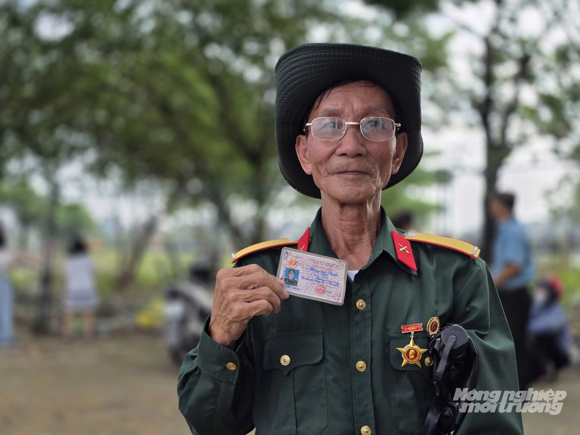 Cựu chiến binh Hoàng Hữu Thạnh (68 tuổi) ở Quảng Trị cùng đồng đội và gia đình đã có mặt ở Hà Nội từ chiều 31/8. Ảnh: Tú Thành. Cựu chiến binh Hoàng Hữu Thạnh (68 tuổi) ở Quảng Trị cùng đồng đội và gia đình đã có mặt ở Hà Nội từ chiều 31/8. Ảnh: Tú Thành.