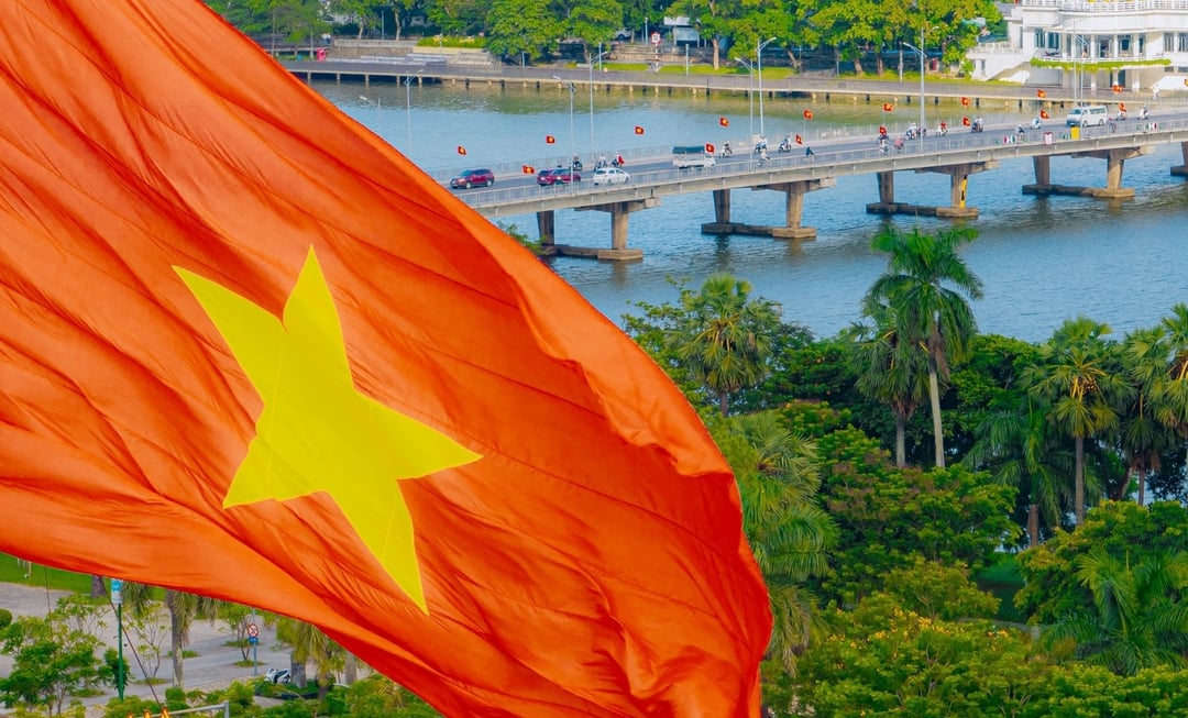 Trong ngày 2/9, Huế miễn phí vé tham quan cho công dân Việt Nam tại các điểm di tích thuộc Quần thể di tích Cố đô Huế. Trong tối cùng ngày, tại Quảng trường Ngọ Môn diễn ra chương trình nghệ thuật đặc biệt chào mừng Quốc khánh và màn pháo hoa tầm cao với 1.000 quả rực sáng Kỳ đài Huế. Trong ngày 2/9, Huế miễn phí vé tham quan cho công dân Việt Nam tại các điểm di tích thuộc Quần thể di tích Cố đô Huế. Trong tối cùng ngày, tại Quảng trường Ngọ Môn diễn ra chương trình nghệ thuật đặc biệt chào mừng Quốc khánh và màn pháo hoa tầm cao với 1.000 quả rực sáng Kỳ đài Huế.