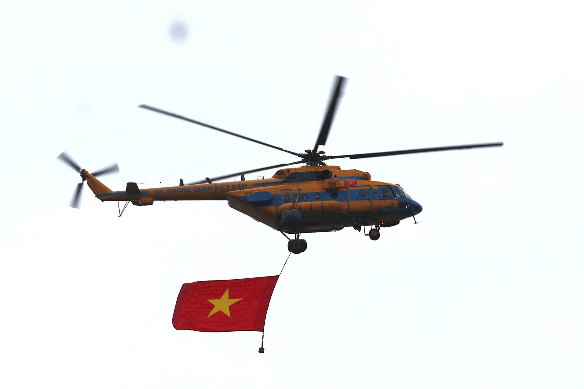 bat-dau-le-ky-niem-dieu-binh-dieu-hanh-tren-quang-truong-ba-dinh-071909_800