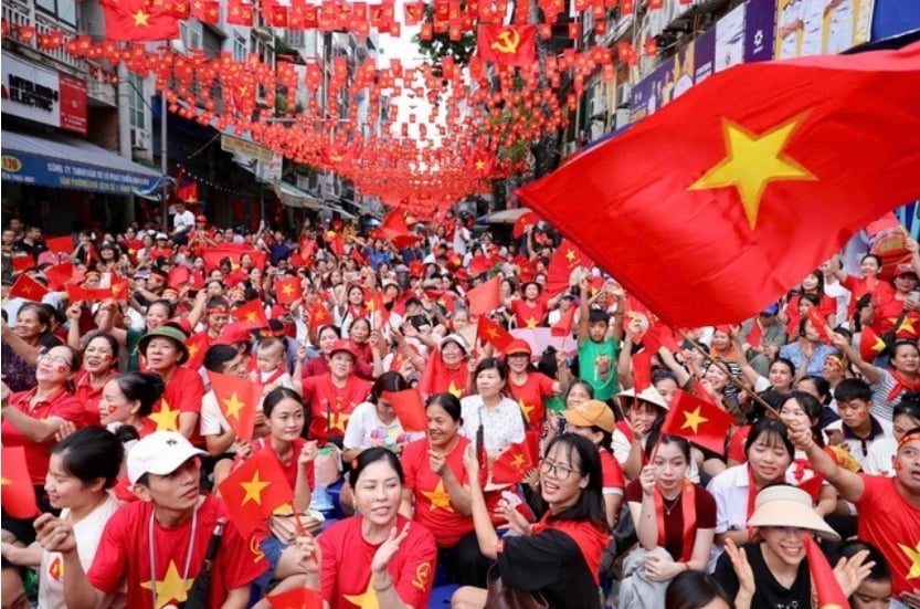 Người dân cả nước đổ về Hà Nội vui Tết Độc lập. Ảnh: Hoàng Triều. Người dân cả nước đổ về Hà Nội vui Tết Độc lập. Ảnh: Hoàng Triều.