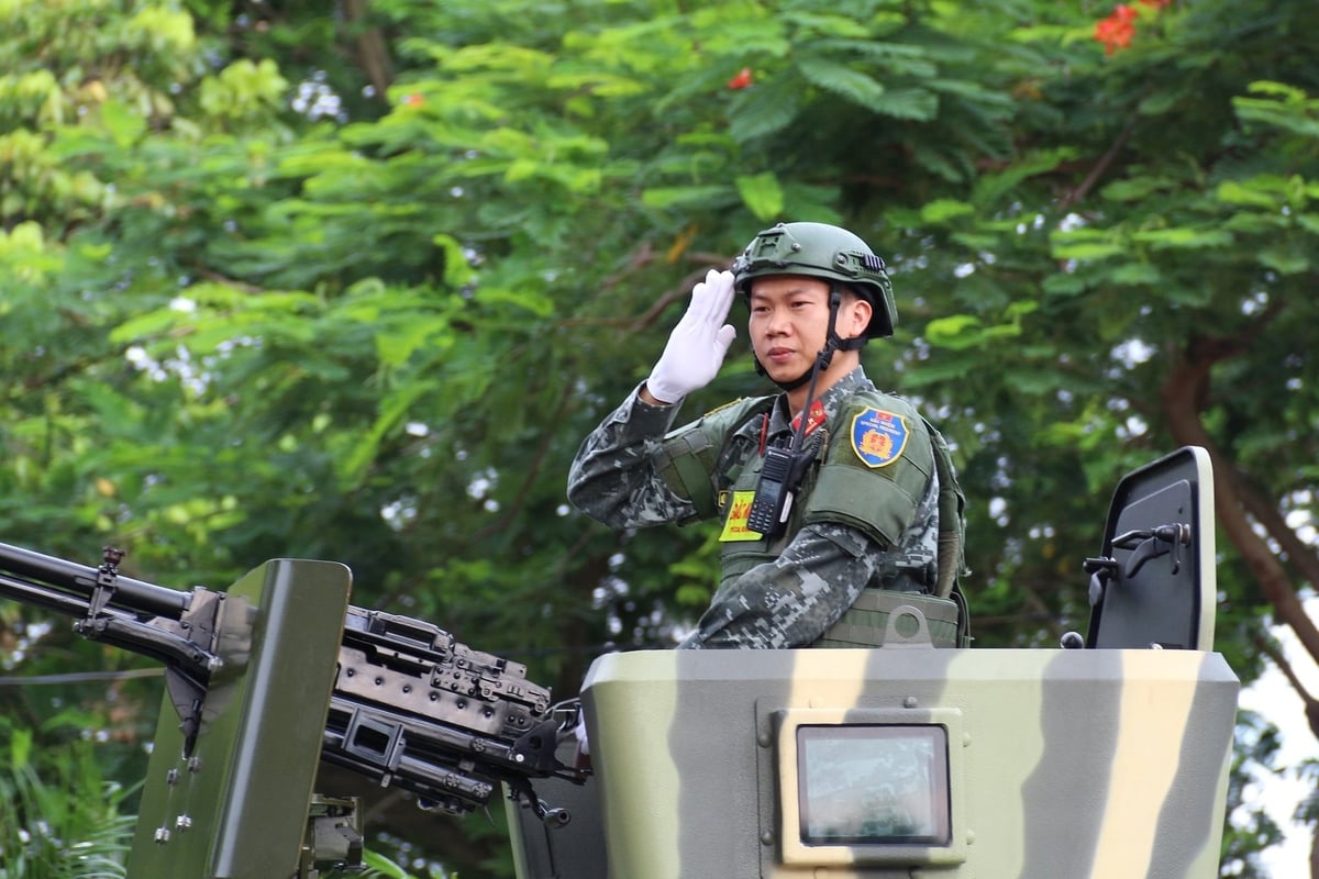 'Quân đội ta là quân đội của nhân dân, từ nhân dân mà ra, vì nhân dân mà chiến đấu'. Ảnh: Phạm Hiếu. 'Quân đội ta là quân đội của nhân dân, từ nhân dân mà ra, vì nhân dân mà chiến đấu'. Ảnh: Phạm Hiếu.