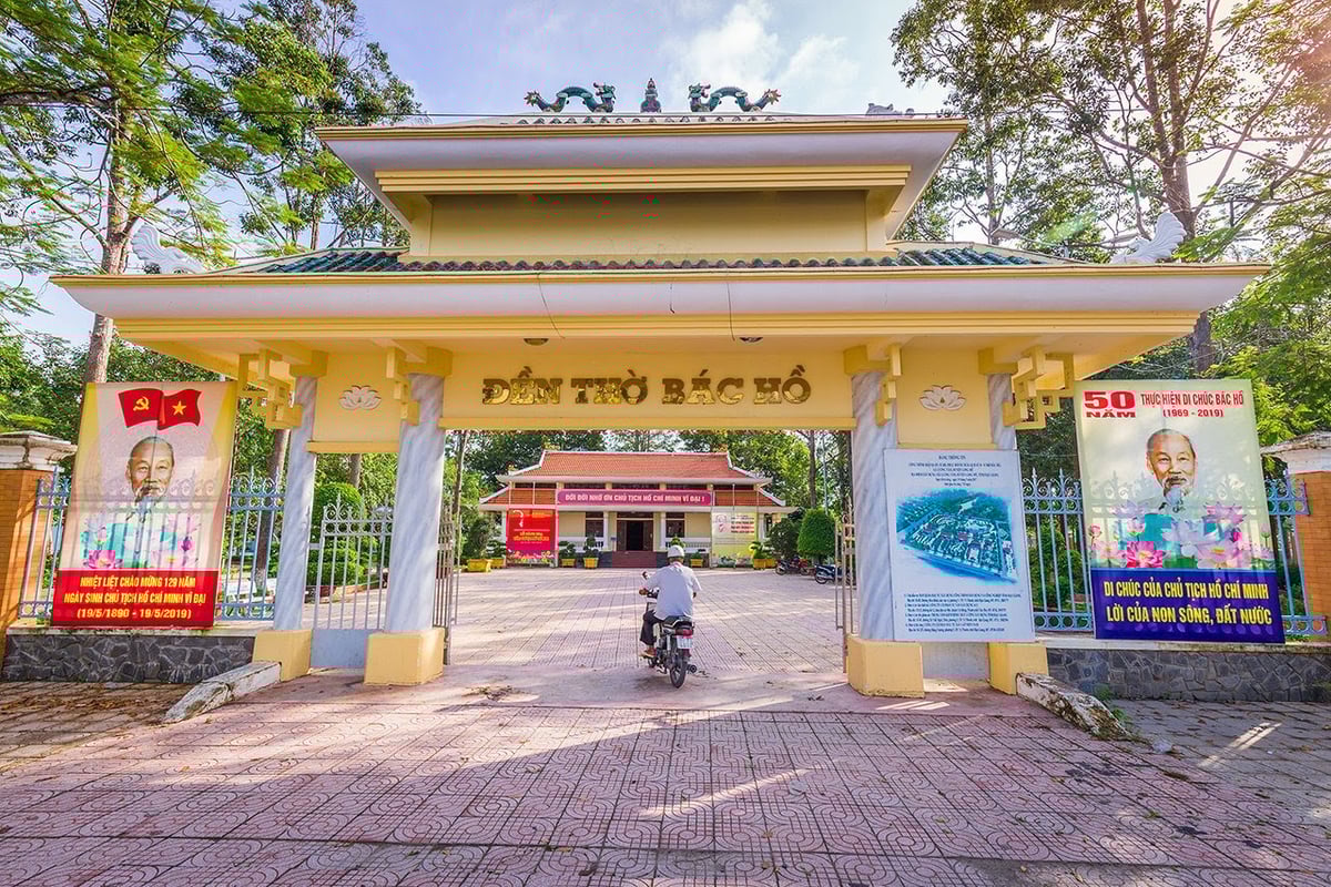 Đền thờ Bác Hồ tại ấp 3, xã Lương Tâm, thành phố Cần Thơ. Ảnh: Văn Vũ. Đền thờ Bác Hồ tại ấp 3, xã Lương Tâm, thành phố Cần Thơ. Ảnh: Văn Vũ.