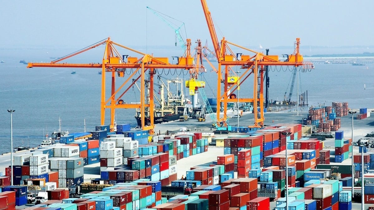 Thủ tướng giao Bộ Tài chính nghiên cứu đề xuất cơ chế thông quan nhanh gọn, thuận lợi cho doanh nghiệp. Ảnh: Minh Hoàng. Thủ tướng giao Bộ Tài chính nghiên cứu đề xuất cơ chế thông quan nhanh gọn, thuận lợi cho doanh nghiệp. Ảnh: Minh Hoàng.