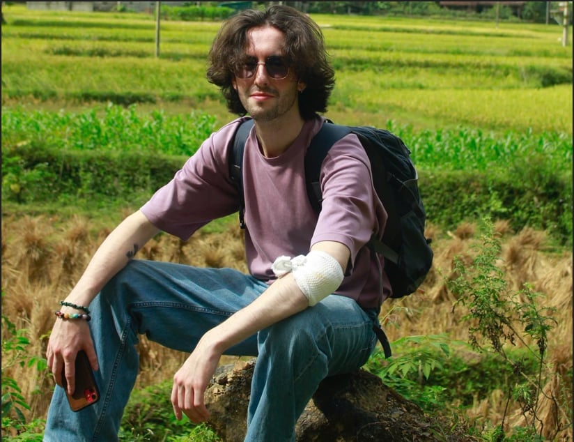 Ciaran Joseph Brown (đến từ đất nước Ireland). Ciaran Joseph Brown (đến từ đất nước Ireland).