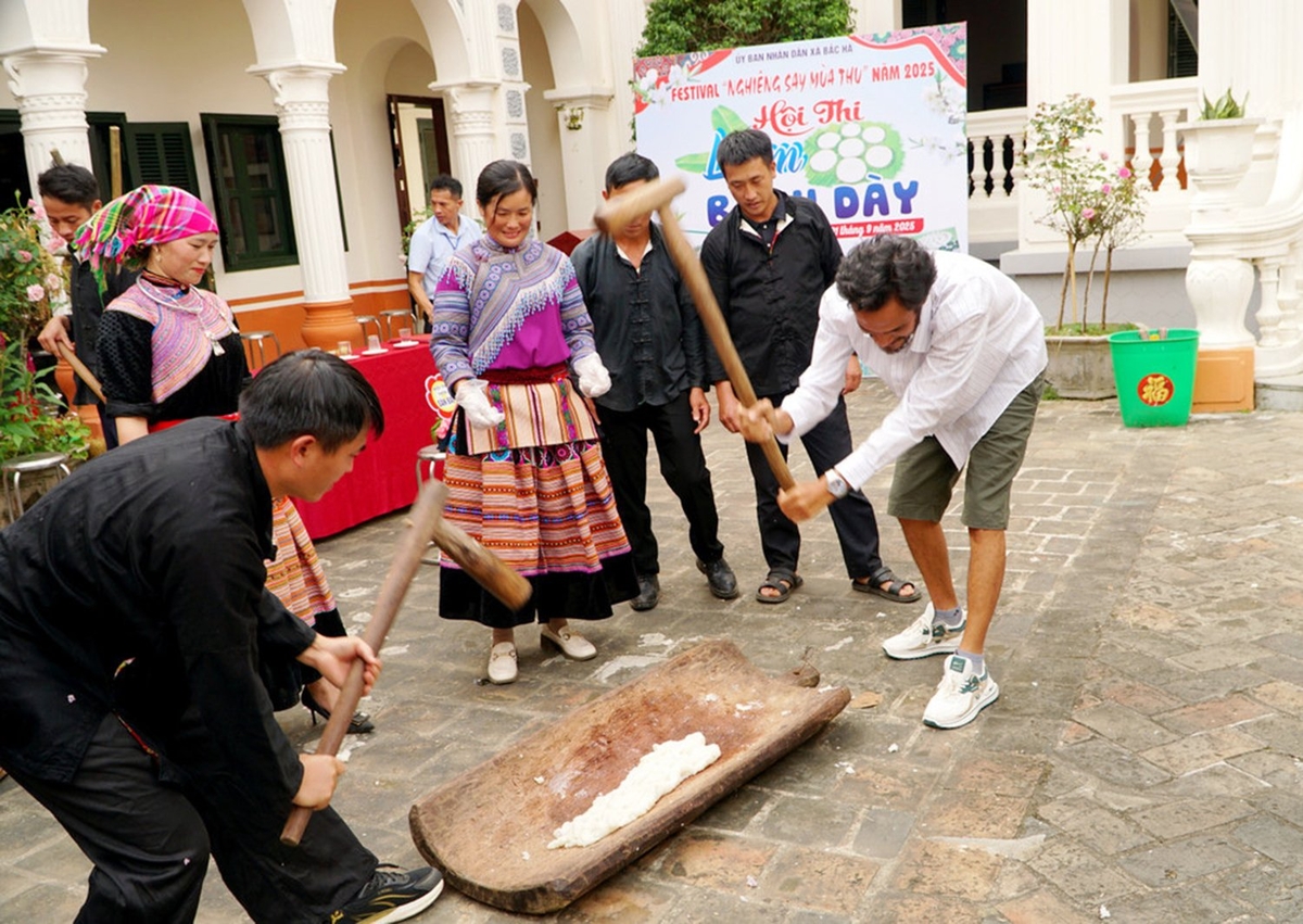 Du lịch Lào Cai thu hút hơn 227 nghìn lượt du khách trong 4 ngày nghỉ lễ Quốc khánh, mang về doanh thu 702 tỷ đồng. Ảnh: Thiên Hải. Du lịch Lào Cai thu hút hơn 227 nghìn lượt du khách trong 4 ngày nghỉ lễ Quốc khánh, mang về doanh thu 702 tỷ đồng. Ảnh: Thiên Hải.