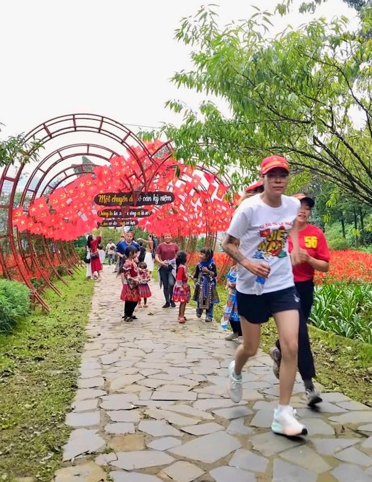 Khu du lịch Quốc gia Sa Pa của tỉnh Lào Cai cũng thu hút khách du lịch dịp nghỉ lễ Quốc khánh nhờ cảnh quan thiên nhiên và các hoạt động vui chơi ấn tượng. Ảnh: Nguyễn Tuấn. Khu du lịch Quốc gia Sa Pa của tỉnh Lào Cai cũng thu hút khách du lịch dịp nghỉ lễ Quốc khánh nhờ cảnh quan thiên nhiên và các hoạt động vui chơi ấn tượng. Ảnh: Nguyễn Tuấn.