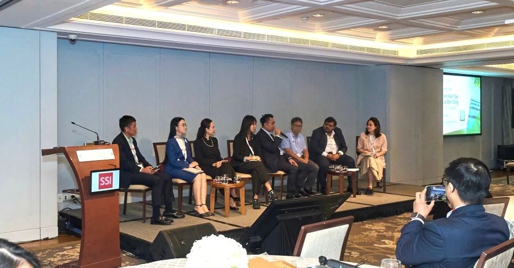 Các diễn giả thảo luận về xu hướng ESG, tài chính xanh và tác động đối với thị trường Việt Nam. Ảnh: Petrolimex. Các diễn giả thảo luận về xu hướng ESG, tài chính xanh và tác động đối với thị trường Việt Nam. Ảnh: Petrolimex.