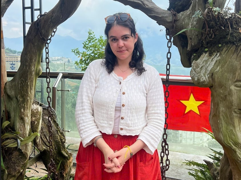 Sophia Finucane (đến từ đất nước Ireland) Sophia Finucane (đến từ đất nước Ireland)