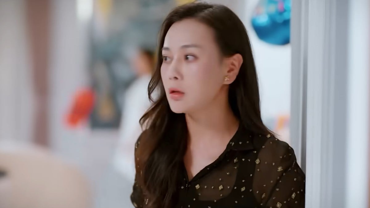 Cô lo lắng, hốt hoảng gọi tên con. Ảnh CMH