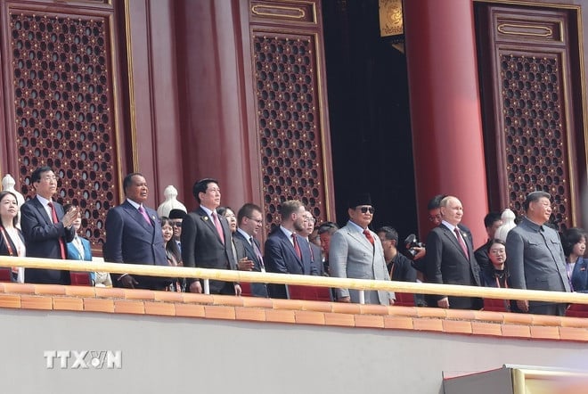 Chủ tịch nước Lường Cường cùng lãnh đạo các nước dự Lễ kỷ niệm 80 năm Chiến thắng phát xít của nhận dân thế giới trên Quảng trường Thiên An Môn. Ảnh: TTXVN Chủ tịch nước Lường Cường cùng lãnh đạo các nước dự Lễ kỷ niệm 80 năm Chiến thắng phát xít của nhận dân thế giới trên Quảng trường Thiên An Môn. Ảnh: TTXVN