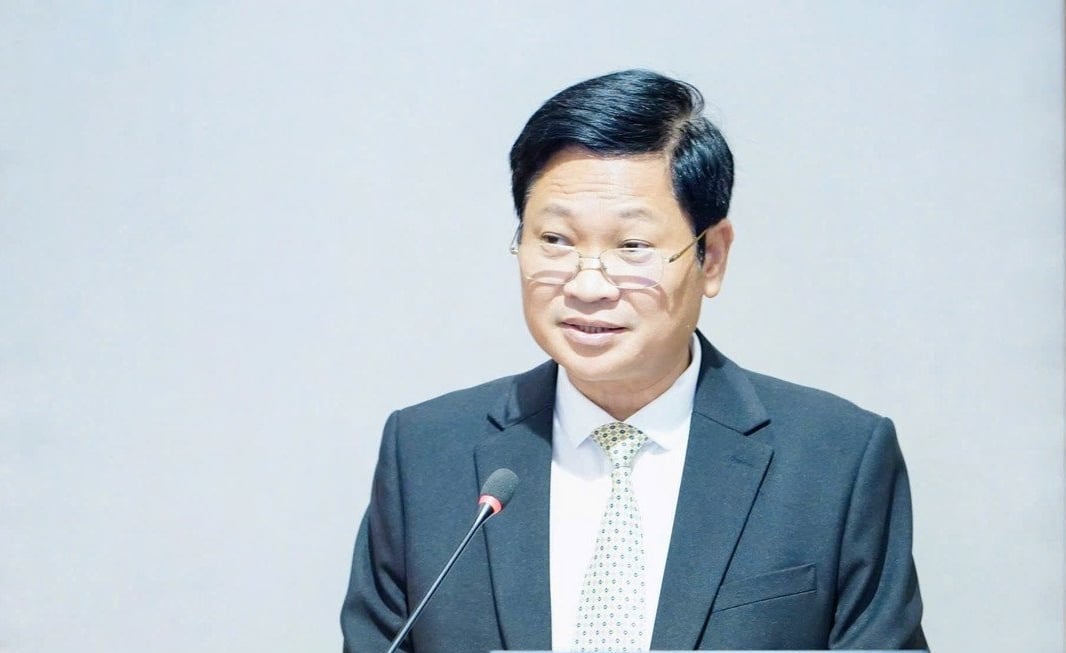 Ông Nguyễn Khắc Lịch cho biết, Giải thưởng 'Make in Viet Nam' tôn vinh các sản phẩm công nghệ số xuất sắc, mang tự hào trí tuệ Việt Nam, thúc đẩy chuyển đổi số toàn dân. Ảnh: Nguyễn Thủy. Ông Nguyễn Khắc Lịch cho biết, Giải thưởng 'Make in Viet Nam' tôn vinh các sản phẩm công nghệ số xuất sắc, mang tự hào trí tuệ Việt Nam, thúc đẩy chuyển đổi số toàn dân. Ảnh: Nguyễn Thủy.
