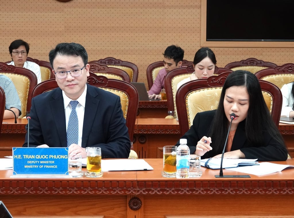 Thứ trưởng Bộ Tài chính Trần Quốc Phương phát biểu tại buổi làm việc với Bộ Đầu tư Ả Rập Xê-út chiều 4/9. Ảnh: MOF. Thứ trưởng Bộ Tài chính Trần Quốc Phương phát biểu tại buổi làm việc với Bộ Đầu tư Ả Rập Xê-út chiều 4/9. Ảnh: MOF.