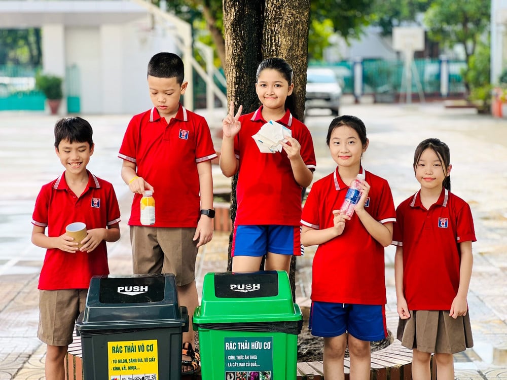 BTC sẽ chọn ra trường học có thành tích xuất sắc trong các hoạt động giáo dục môi trường, thúc đẩy bảo vệ môi trường. Ảnh: Báo GDTĐ. BTC sẽ chọn ra trường học có thành tích xuất sắc trong các hoạt động giáo dục môi trường, thúc đẩy bảo vệ môi trường. Ảnh: Báo GDTĐ.