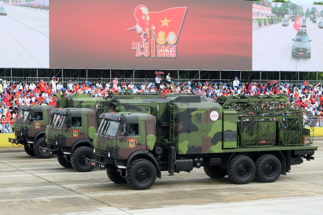 Tổ hợp radar do Viettel nghiên cứu, sản xuất. Ảnh: TN.