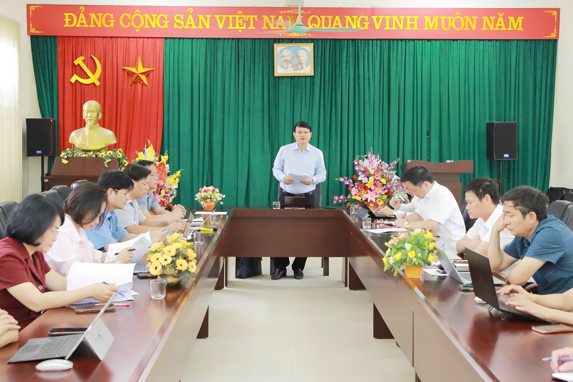 Phó Chủ tịch UBND tỉnh Đặng Ngọc Hậu làm việc, nghe ý kiến của các đơn vị có liên quan về tiến độ dự án đường trục chính đô thị - nội thị Mộc Châu. Ảnh: Nguyễn Nga. Phó Chủ tịch UBND tỉnh Đặng Ngọc Hậu làm việc, nghe ý kiến của các đơn vị có liên quan về tiến độ dự án đường trục chính đô thị - nội thị Mộc Châu. Ảnh: Nguyễn Nga.
