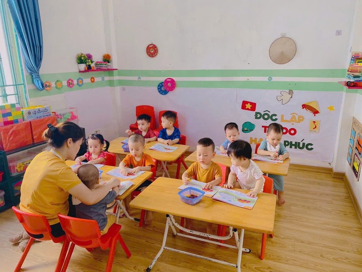 Nghị định 238/2025/NĐ-CP bổ sung, hướng dẫn cụ thể theo Nghị quyết số 217/2025/QH15 hỗ trợ học phí cho trẻ em mầm non, học sinh phổ thông, người học chương trình giáo dục phổ thông tại cơ sở giáo dục dân lập, tư thục được hỗ trợ theo mức do HĐND cấp tỉnh quy định, nhưng không vượt quá mức thu học phí của cơ sở dân lập, tư thục. Ảnh: Lan Chi. Nghị định 238/2025/NĐ-CP bổ sung, hướng dẫn cụ thể theo Nghị quyết số 217/2025/QH15 hỗ trợ học phí cho trẻ em mầm non, học sinh phổ thông, người học chương trình giáo dục phổ thông tại cơ sở giáo dục dân lập, tư thục được hỗ trợ theo mức do HĐND cấp tỉnh quy định, nhưng không vượt quá mức thu học phí của cơ sở dân lập, tư thục. Ảnh: Lan Chi.