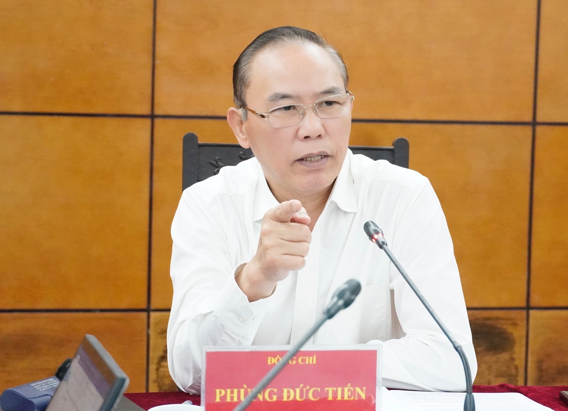 Thứ trưởng Bộ Nông nghiệp và Môi trường Phùng Đức Tiến khẳng định, mặc dù ngành thủy sản 8 tháng đầu năm 2025 còn đối mặt với nhiều khó khăn cả bên trong lẫn bên ngoài, nhưng vẫn đạt những kết quả tích cực. Ảnh: Hồng Thắm. Thứ trưởng Bộ Nông nghiệp và Môi trường Phùng Đức Tiến khẳng định, mặc dù ngành thủy sản 8 tháng đầu năm 2025 còn đối mặt với nhiều khó khăn cả bên trong lẫn bên ngoài, nhưng vẫn đạt những kết quả tích cực. Ảnh: Hồng Thắm.