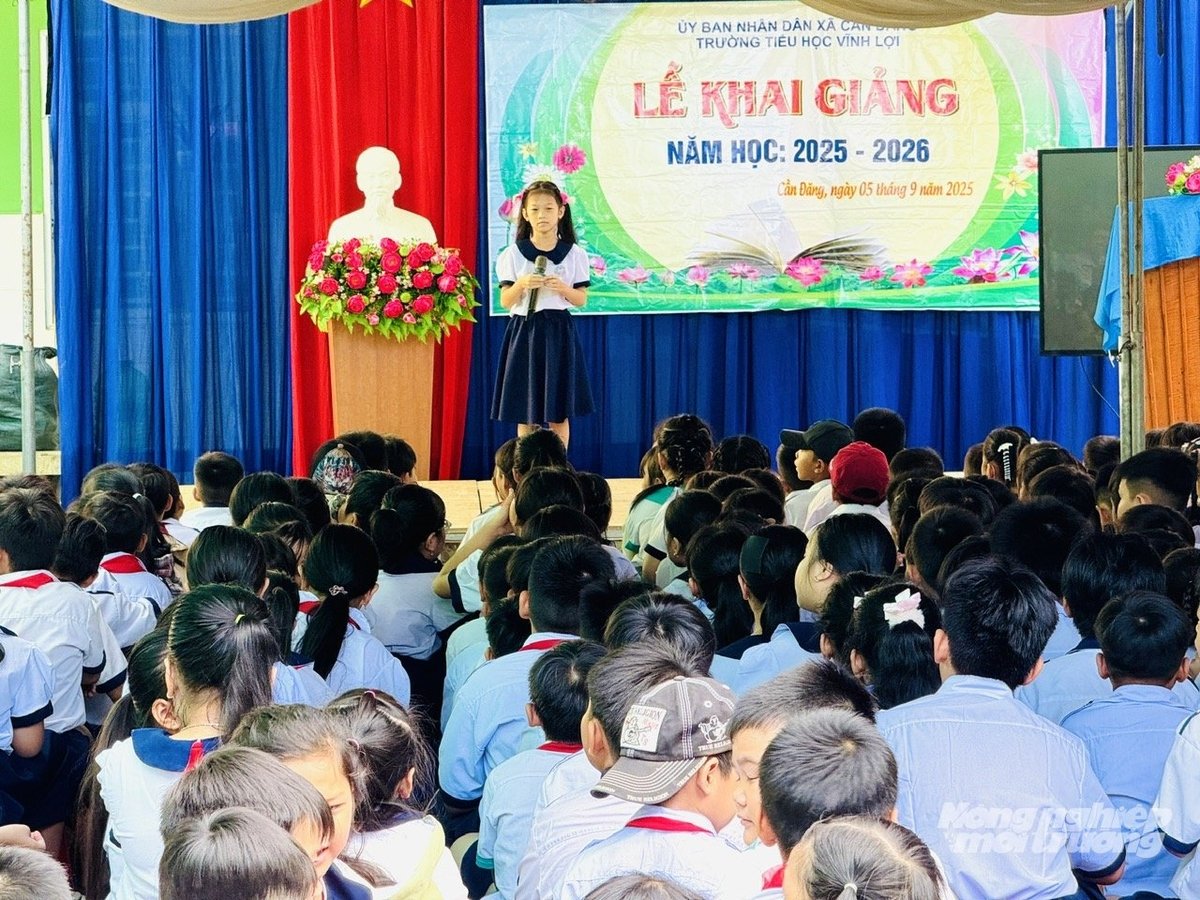 Học sinh Trường Tiểu học Vĩnh Lợi, xã Cần Đăng, tỉnh An Giang tham gia lễ khai giảng năm học mới 2025 - 2026. Ảnh: Lê Hoàng Vũ. Học sinh Trường Tiểu học Vĩnh Lợi, xã Cần Đăng, tỉnh An Giang tham gia lễ khai giảng năm học mới 2025 - 2026. Ảnh: Lê Hoàng Vũ.