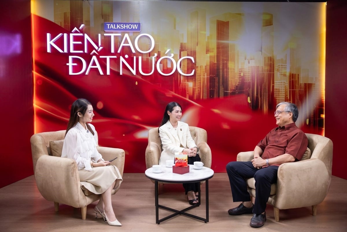 Bà Thi Anh Đào (ở giữa) tham gia talkshow Kiến tạo Đất nước. Ảnh: CĐT.