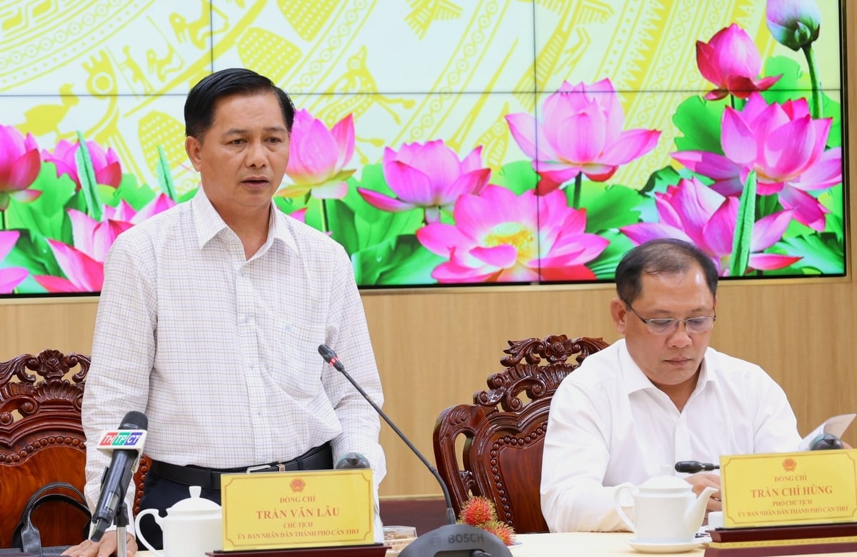 Chủ tịch UBND TP. Cần Thơ chỉ đạo quyết liệt, thúc tiến độ khai thác các mỏ cát sông đã được cấp phép. Ảnh: Kim Anh. Chủ tịch UBND TP. Cần Thơ chỉ đạo quyết liệt, thúc tiến độ khai thác các mỏ cát sông đã được cấp phép. Ảnh: Kim Anh.