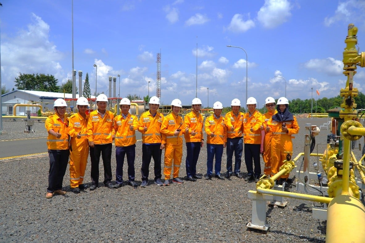 CBCNV PV GAS SE thực hiện công tác chạy thử nghiệm hệ thống/thiết bị dây chuyền cấp khí cho Dự án Nhà máy điện Nhơn Trạch 3&4 tại GDC Nhơn Trạch. Ảnh: PV GAS. CBCNV PV GAS SE thực hiện công tác chạy thử nghiệm hệ thống/thiết bị dây chuyền cấp khí cho Dự án Nhà máy điện Nhơn Trạch 3&4 tại GDC Nhơn Trạch. Ảnh: PV GAS.