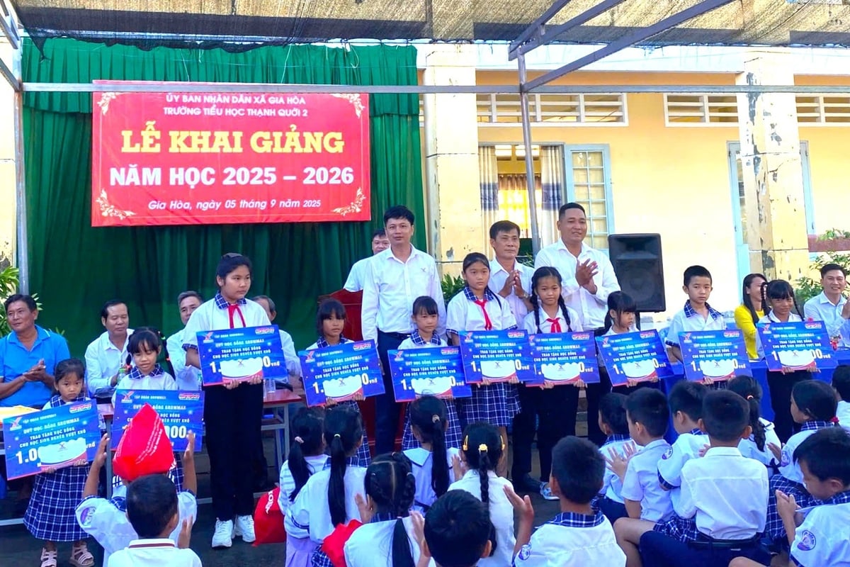Tại Trường Tiểu học Thạnh Quới 2 (xã Gia Hòa), chương trình đã trao tặng 10 suất học bổng Growmax. Ảnh: Kim Anh.