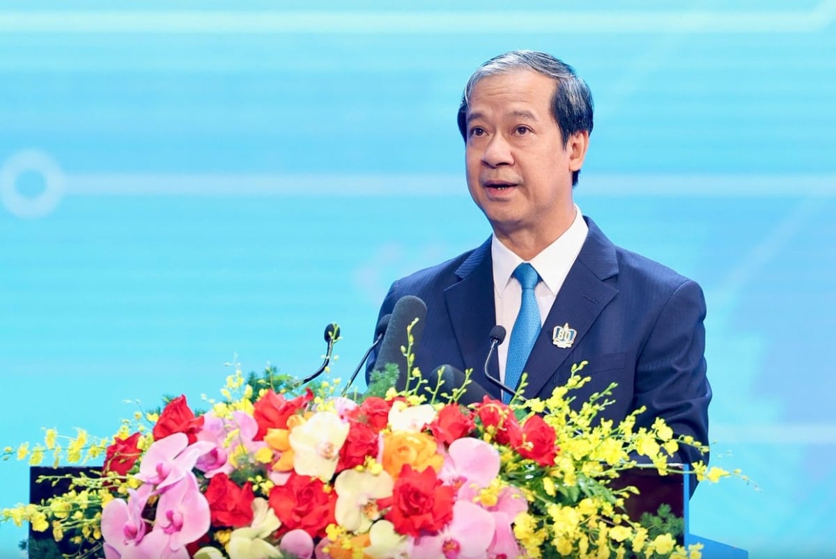 Bộ trưởng Bộ Giáo dục và Đào tạo Nguyễn Kim Sơn phát biểu tại Lễ kỷ niệm 80 năm truyền thống ngành giáo dục và khai giảng năm học 2025-2026. Ảnh: Nguyễn Khánh. Bộ trưởng Bộ Giáo dục và Đào tạo Nguyễn Kim Sơn phát biểu tại Lễ kỷ niệm 80 năm truyền thống ngành giáo dục và khai giảng năm học 2025-2026. Ảnh: Nguyễn Khánh.