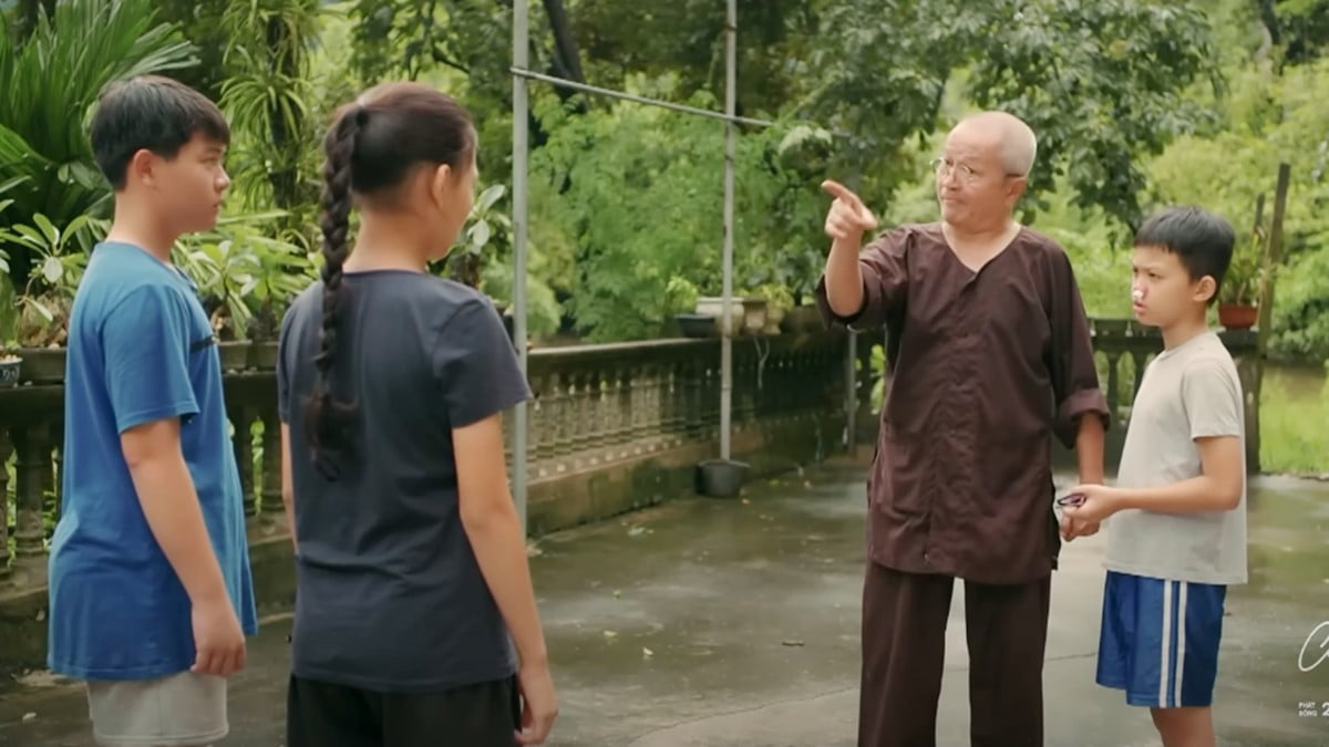 Ông của Hoàng tức giận yêu cầu Tú gọi bố mẹ sang nói chuyện. Ảnh CMH Ông của Hoàng tức giận yêu cầu Tú gọi bố mẹ sang nói chuyện. Ảnh CMH