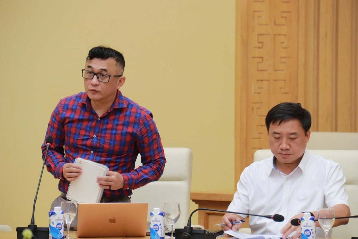 Ông Phan Tử Giang - Phó Tổng giám đốc Petrovietnam kiến nghị Bộ Công Thương tiếp tục tham mưu để Chính phủ, Quốc hội sớm thể chế hóa các nội dung của Nghị quyết 70. Ảnh: Petrotimes. Ông Phan Tử Giang - Phó Tổng giám đốc Petrovietnam kiến nghị Bộ Công Thương tiếp tục tham mưu để Chính phủ, Quốc hội sớm thể chế hóa các nội dung của Nghị quyết 70. Ảnh: Petrotimes.