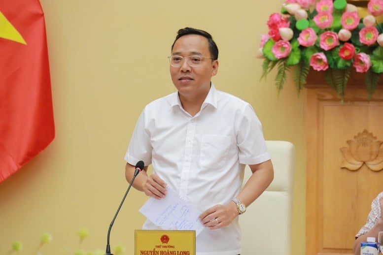 Thứ trưởng Bộ Công Thương Nguyễn Hoàng Long chủ trì hội nghị. Ảnh: Chinhphu.vn Thứ trưởng Bộ Công Thương Nguyễn Hoàng Long chủ trì hội nghị. Ảnh: Chinhphu.vn