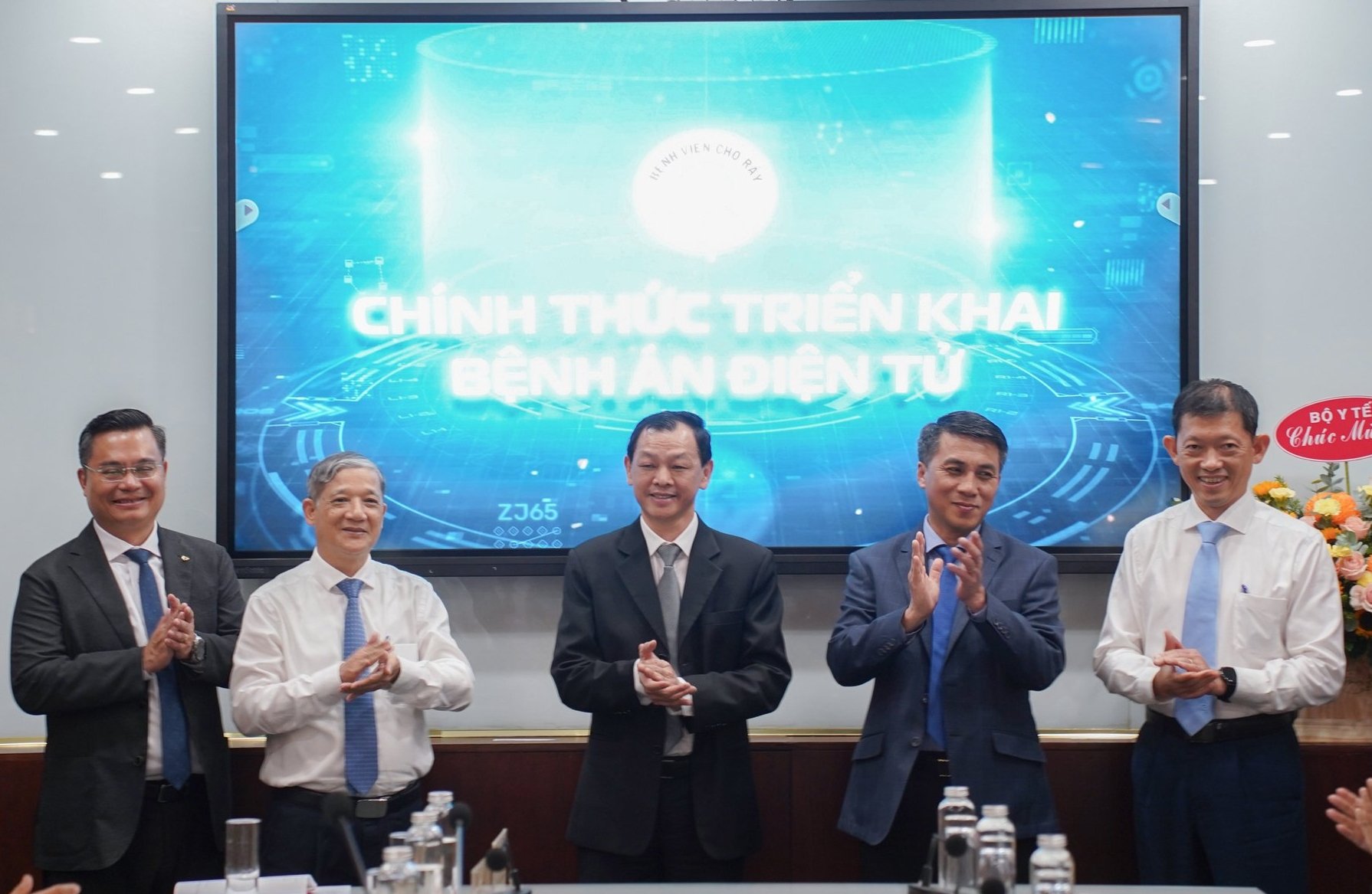 Bệnh viện Chợ Rẫy chính thức triển khai bệnh án điện tử. Ảnh: Nguyên Hạnh.