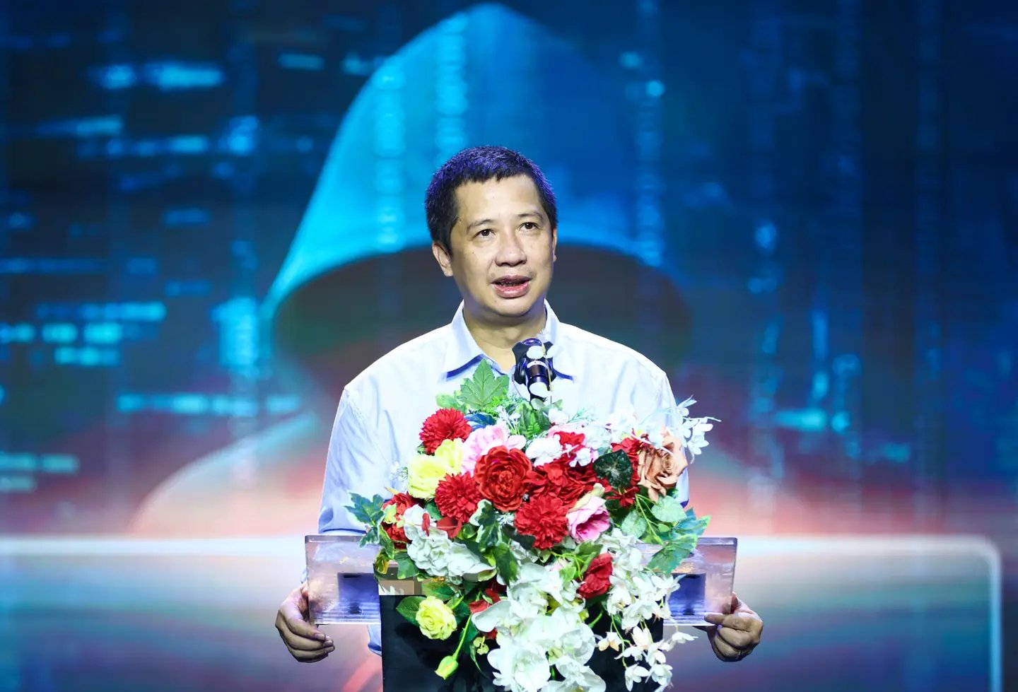 Nhà báo Nguyễn Kim Khiêm, Tổng Giám đốc, Tổng Biên tập Đài PTTH Hà Nội cho biết, phim truyền hình 'Tường lửa Tràng An' là một trong những dự án quan trọng nhất của đài trong năm 2025. Ảnh: Đài PTTH Hà Nội. Nhà báo Nguyễn Kim Khiêm, Tổng Giám đốc, Tổng Biên tập Đài PTTH Hà Nội cho biết, phim truyền hình 'Tường lửa Tràng An' là một trong những dự án quan trọng nhất của đài trong năm 2025. Ảnh: Đài PTTH Hà Nội.