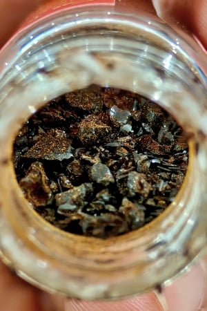 Sản phẩm cao trà được đóng trong lọ thủy tinh. Sản phẩm cao trà được đóng trong lọ thủy tinh.