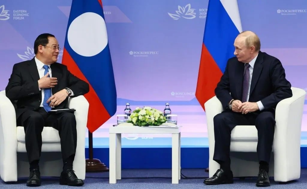 Thủ tướng Lào Sonexay Siphandone và Tổng thống Nga Vladimir Putin. Ảnh: The Star. Thủ tướng Lào Sonexay Siphandone và Tổng thống Nga Vladimir Putin. Ảnh: The Star.