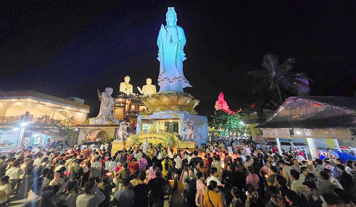 Đông đảo người dân tham gia các hoạt động xã hội dịp rằm tháng Bảy. Ảnh: Thanh Bạch. Đông đảo người dân tham gia các hoạt động xã hội dịp rằm tháng Bảy. Ảnh: Thanh Bạch.